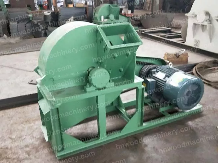 Wood crusher machine