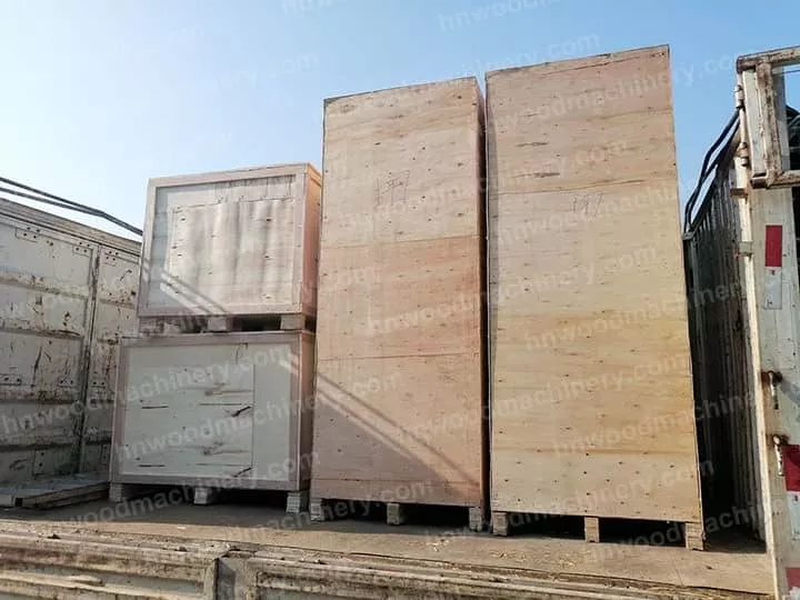 Wooden case packing of the wood hammer mill